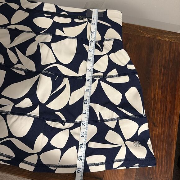 TALBOTS  T by TALBOTS PERFORMANCE INTERLOCK TIERED SKORT - BOLD BICOLOR SIZE XS - Picture 9 of 10